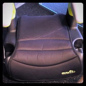 Evenflo portable toddler carseat